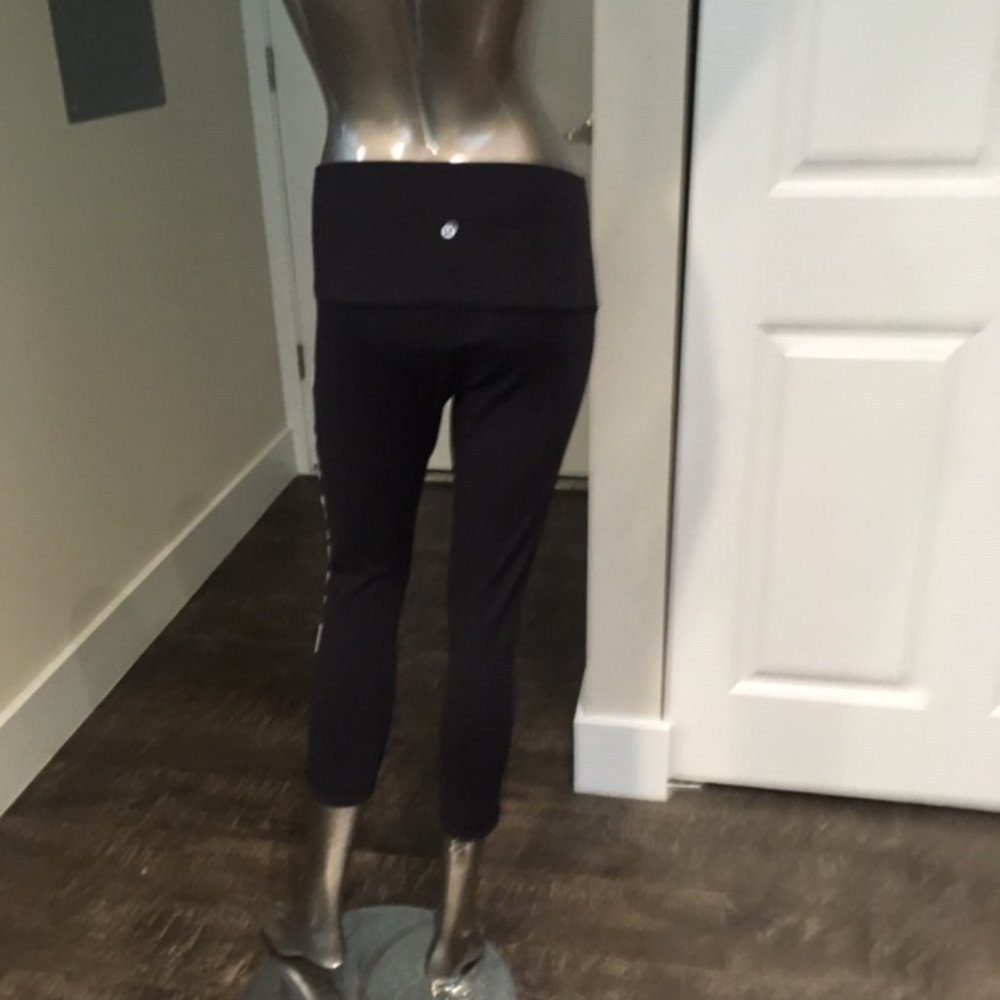 Lululemon Soulcycle Black Wunder Under Crop Size 8 New Tags - Picture 3 of 8